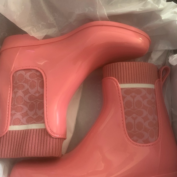 New women’s COACH rain booties size 5. In original box. Never worn (Galooshes) - Picture 3 of 8